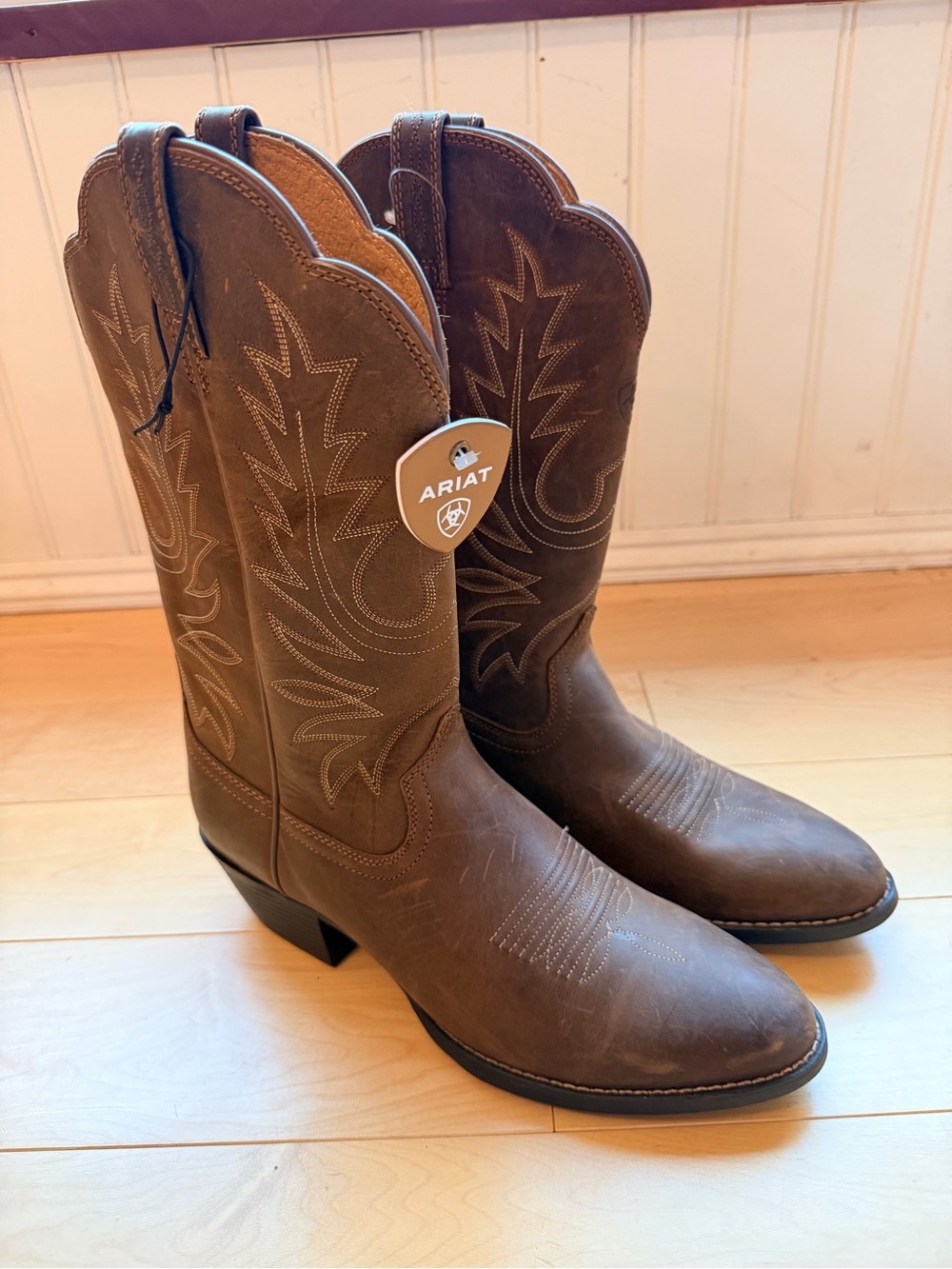 Ariat Women’s Heritage R Toe Western Cowboy Boots Distressed Brown 10001021 9B